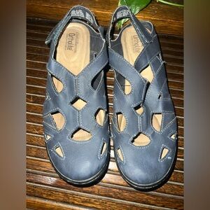 Kohl's Navy Cutout Sandals 8 ortholite